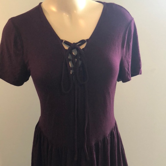 Women’s plus size 0X. Sexy maroon, flowy dress - Picture 2 of 6